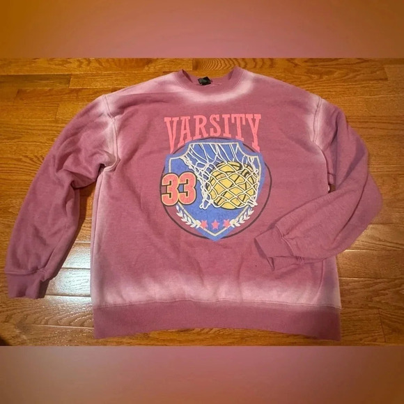Wild Fable women’s Pink washed‎ Oversized Graphic varsity Sweatshirt size medium - Picture 1 of 3